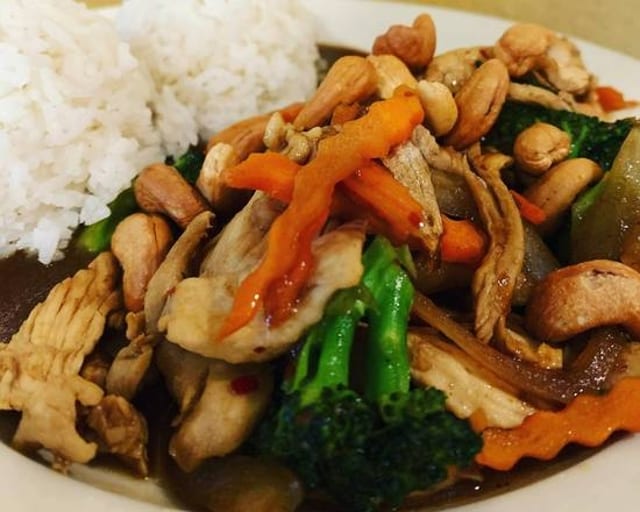 L Cashew Nut.